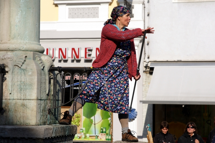 Erna Original haut auf den Putz Stadtputzfrau Esslingen